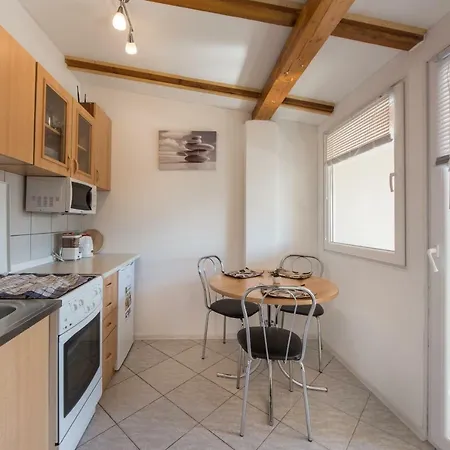 Appartement Amans 1 *